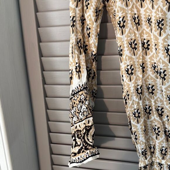 Cream Bell Sleeve V-Neck Tunic - Picture 8 of 13